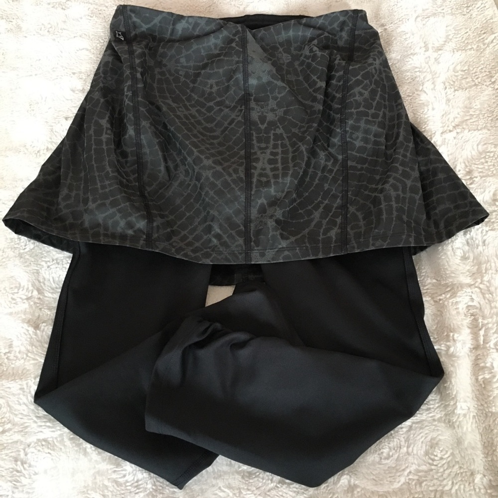 Skirt Sports attached skirt and Capri leggings